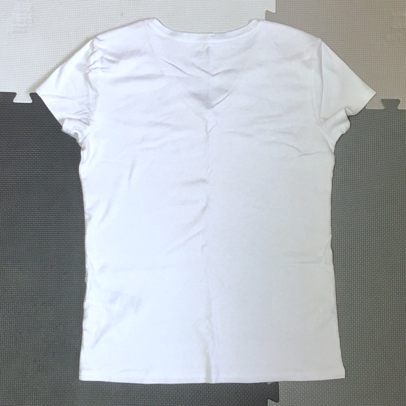 Kirkland women’s V-neck short sleeve Tee - Picture 2 of 4